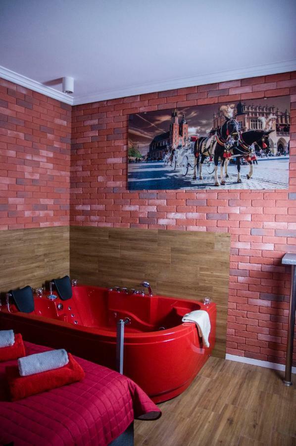 Jacuzzi Apartment Red Cracóvia Exterior foto
